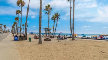 House, Multiple Beds (Sea Breeze Penthouse) | Beach | On the beach