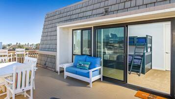 House, Multiple Beds (Sea Breeze Penthouse) | Balcony