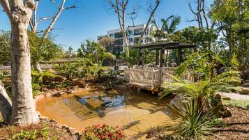 House, Multiple Beds (Surfside Life) | Property grounds