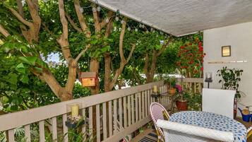 House, 1 Queen Bed (Dolce Far Niente) | Balcony