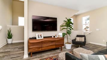 Condo, Multiple Beds | Living area | Fireplace