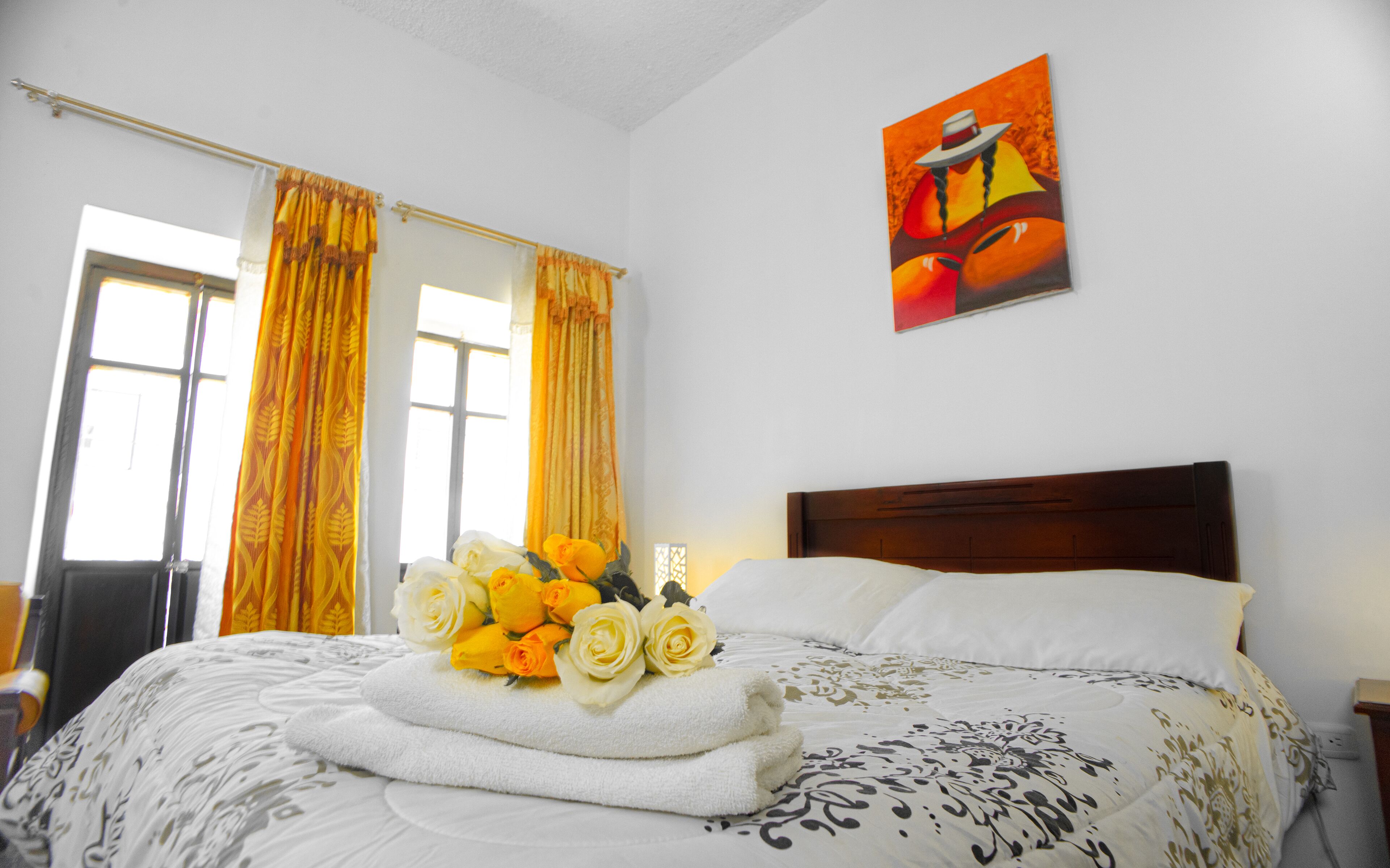 Quarto casal básico, banheiro privativo | Wi-Fi de cortesia, roupa de cama