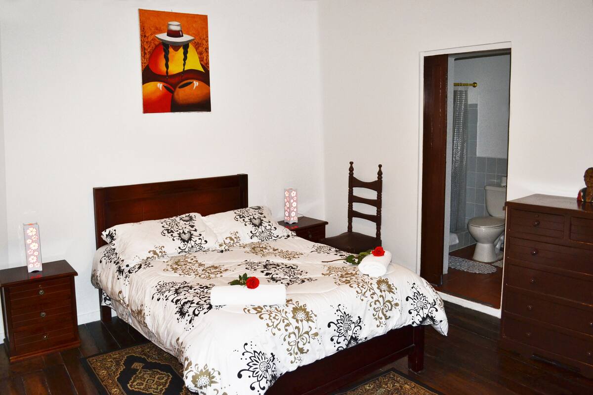 Basic Double Room, Private Bathroom | WiFi (free), bed sheets