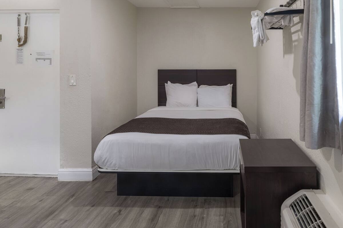 In-room safe, desk, blackout curtains, soundproofing