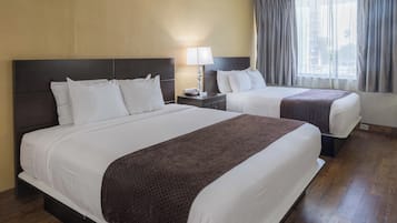 Comfort Room 1 King & 1 Queen Bed, Non Smoking | In-room safe, desk, blackout drapes, soundproofing