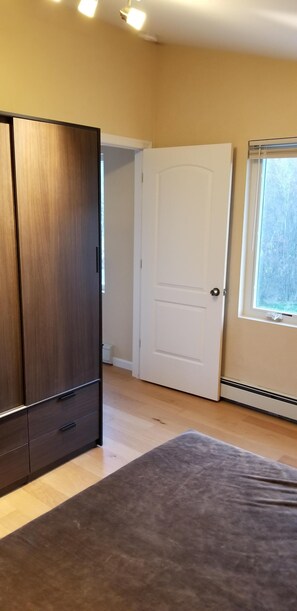 5 bedrooms, free WiFi, bed sheets