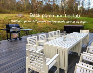 Outdoor dining - Newly Renovated 5 Bedroom Home with Gorgeous Views just minutes from Slopes (Hunter)