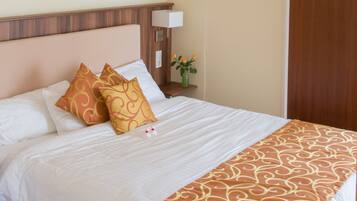 Habitación doble | Escritorio, wifi gratis y ropa de cama