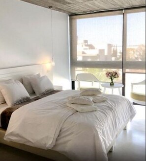 더블룸, 킹사이즈침대 1개, 금연 | 고급 침구, 객실 내 금고, 암막 커튼, 무료 WiFi