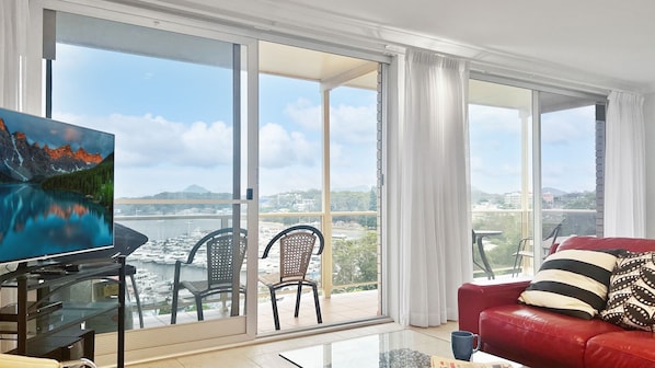 TV - A top floor unit with panoramic views over the marina (Nelson Bay)