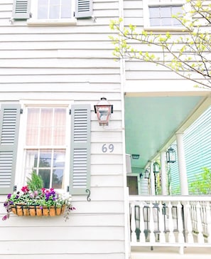 House | Front of property - 69B Spring Street - 2 BR / 1 BA Holiday home 2 (Charleston)