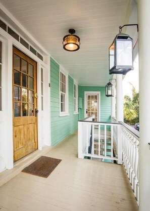 House | Porch - 71B Spring Street - 3 BR / 1.5 BA Holiday home 3 (Charleston)