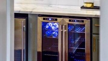 House | Private kitchen | Fridge, microwave, oven, stovetop