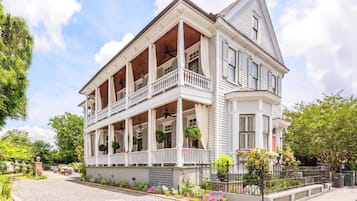 House | Front of property