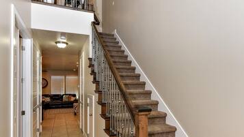 Rumah, Beberapa Tempat Tidur, pemandangan gunung (Western Sky) | Interior