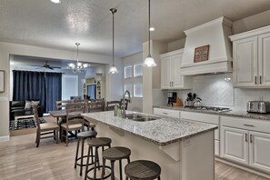 House, Multiple Beds, Mountain View (Red Rock Getaway) | Private kitchen - Red Rock Getaway (St. George)