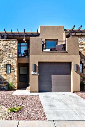 Casa de ciudad, varias camas, vista a la montaña (Base Camp) | Exterior