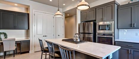 House, Multiple Beds (Quail Corner) | Private kitchen