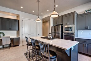 House, Multiple Beds (Quail Corner) | Private kitchen