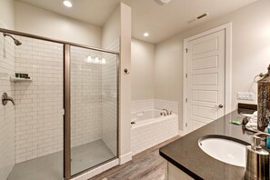 House, Multiple Beds (Back Nine Villa) | Bathroom | Hair dryer, towels - Back Nine Villa (St. George)