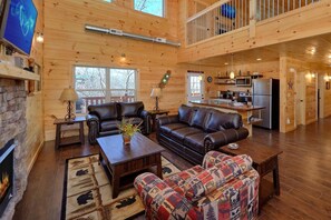House (30) | Living area | TV, fireplace, DVD player - Alpine Pool Lodge Holiday home 2 (Pigeon Forge)