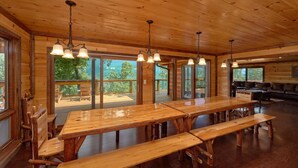 Ferienhaus | Essbereich im Zimmer