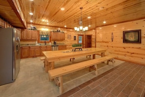 House | In-room dining