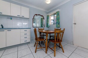 Unclassified image, 4 of 14, button - Castaways, Unit 1/17 Shoal Bay Road (Shoal Bay)