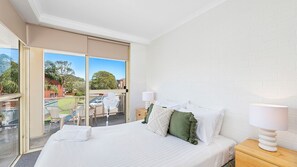 3 chambres, fer et planche à repasser, accès au Wi-Fi (inclus)