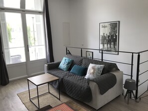 Executive Apartment, 1 Bedroom | Living area