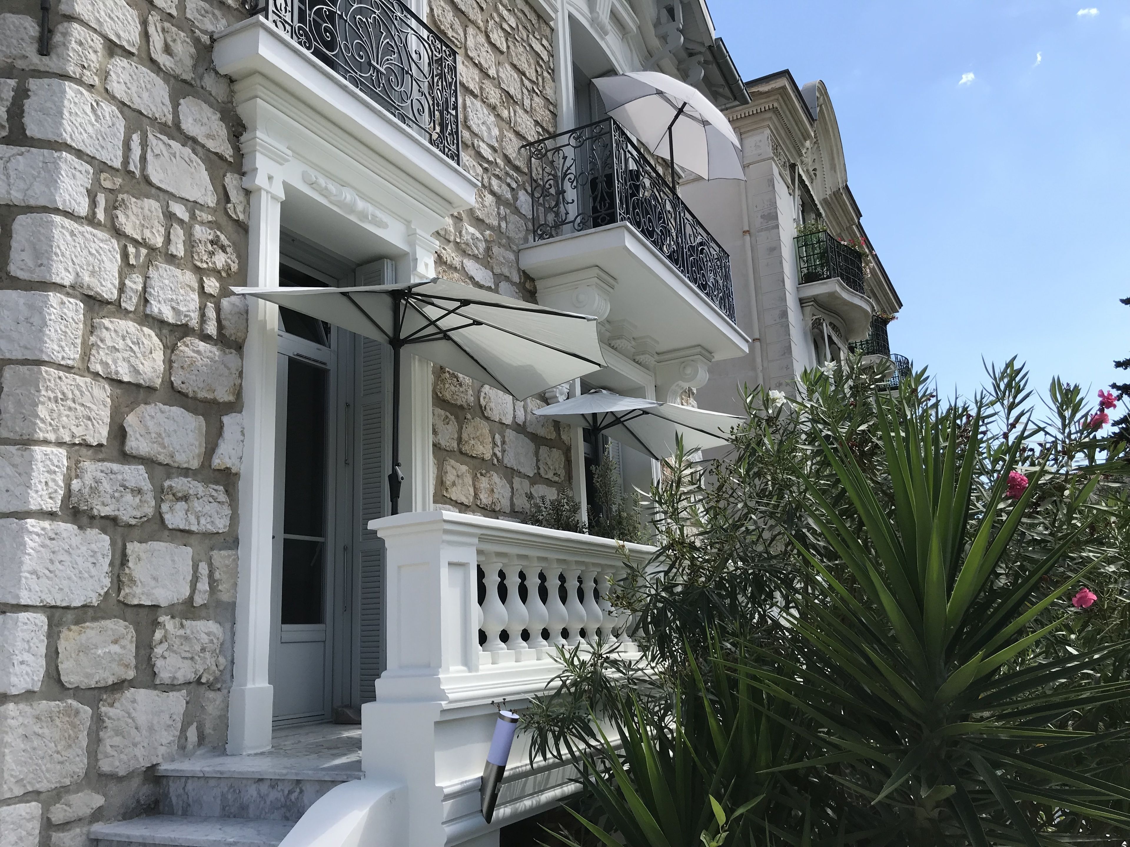 Fachada de la propiedad