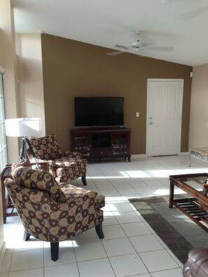 Villa, 3 Bedrooms | Living area - Lindfields Reserve - 8803 Crayson Court (Kissimmee)