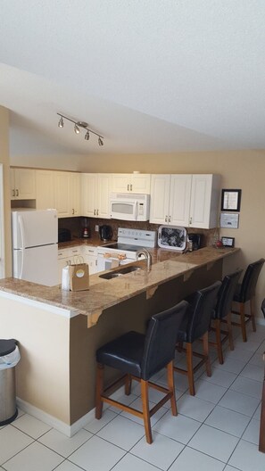 Villa, 3 Bedrooms | Private kitchen - Lindfields Reserve - 8803 Crayson Court (Kissimmee)