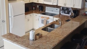 Private kitchen - Lindfields Reserve - 8803 Crayson Court (Kissimmee)