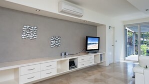 TV - An executive style apartment just steps to the beach (Nelson Bay)