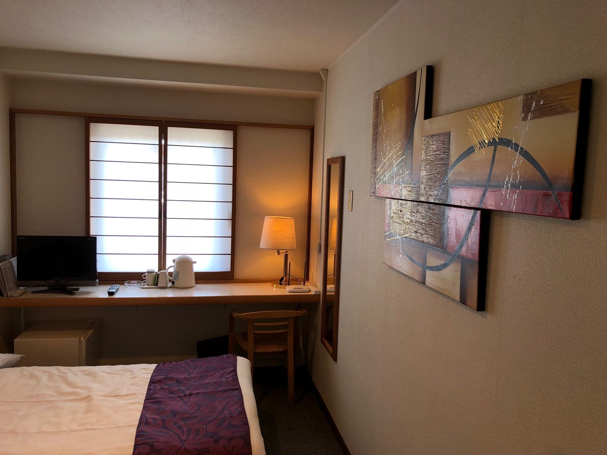 twin room, non smoking | in-room safe, iron/ironing board, cots/infant beds, rollaway beds