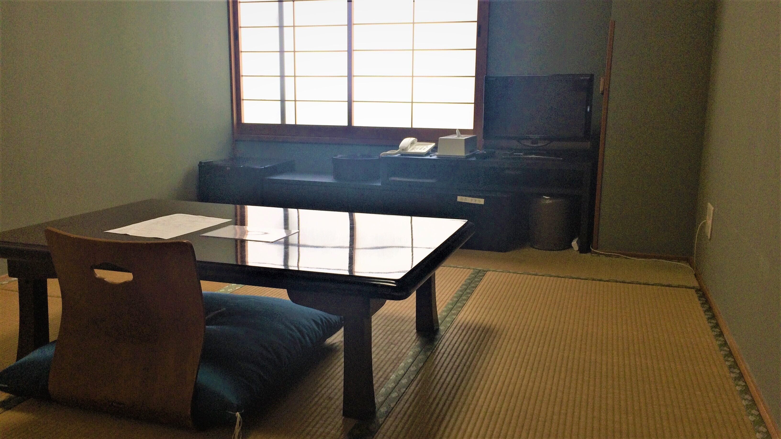 in-room safe, iron/ironing board, cots/infant beds, rollaway beds