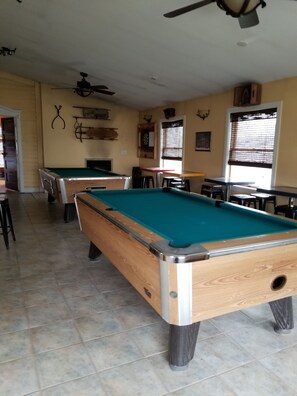 Billiards - The Henson (Windham)