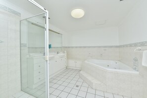 Bathroom - Nelson Towers, Unit 37/71 Victoria Parade (Nelson Bay)