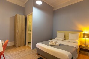 Double Bed with Private Bathroom | Skrivebord, gratis Wi-Fi, sengetøj