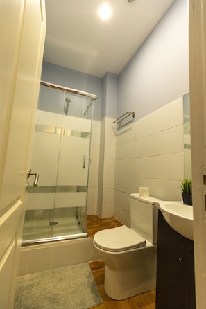 Double Bed with Private Bathroom | Bathroom