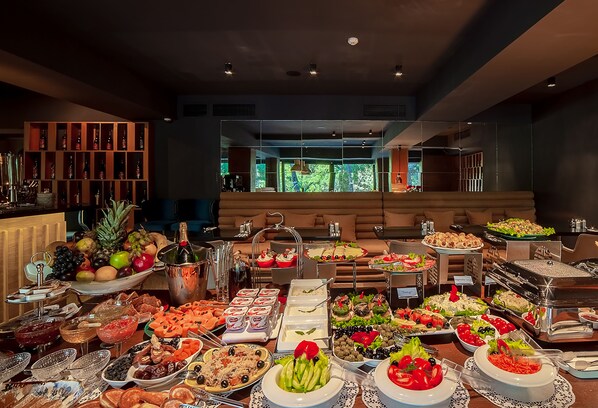 Breakfast buffet - Folk Boutique Hotel (Tbilisi)