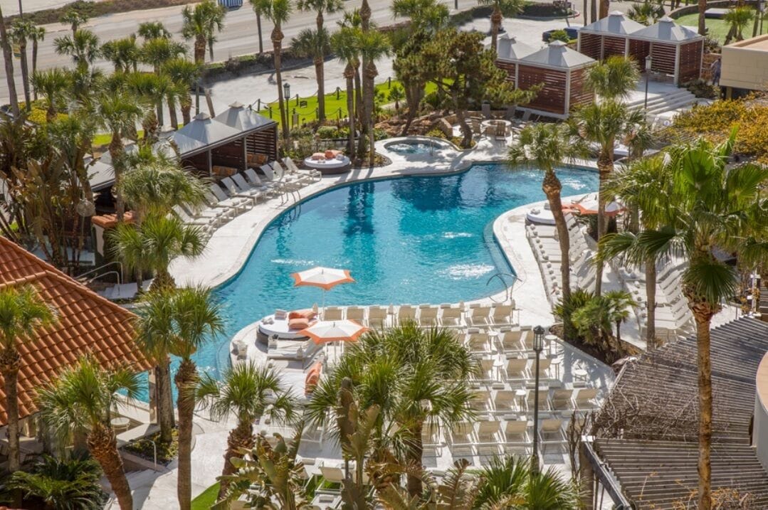 5★ Resort w/ heated pool & hot tub! 15th floor beach views. Fine dining & more!