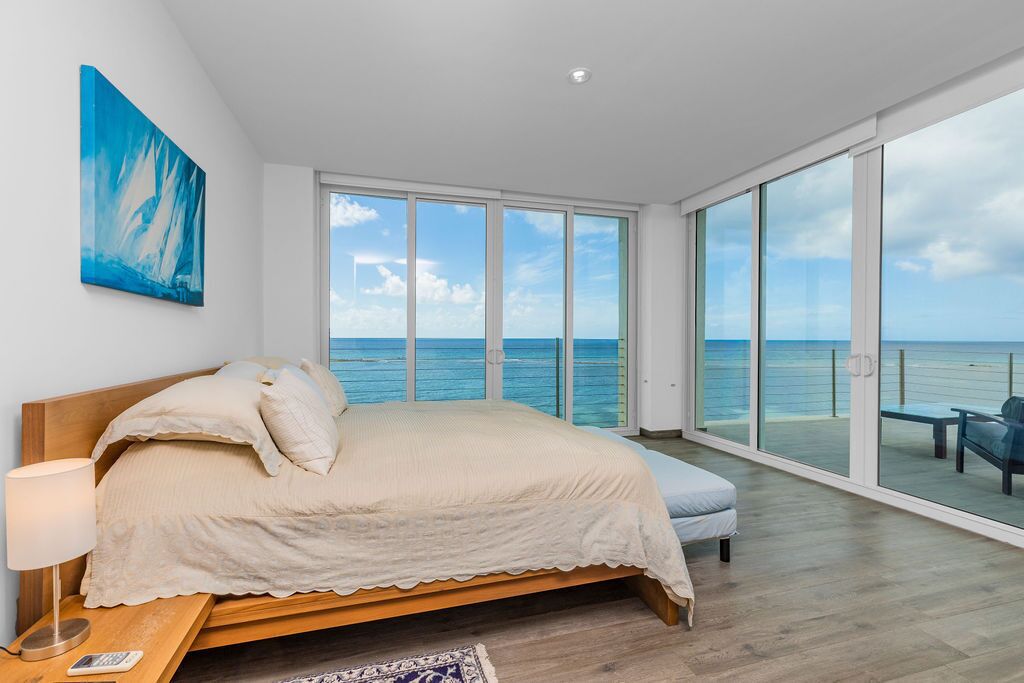 7 habitaciones, caja de seguridad en la habitación y escritorio 