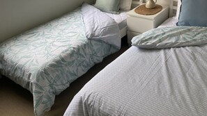 2 makuuhuonetta, vuodevaatteet