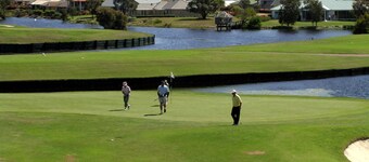 Horizons Retreat Golf Front Villa Salamander Bay