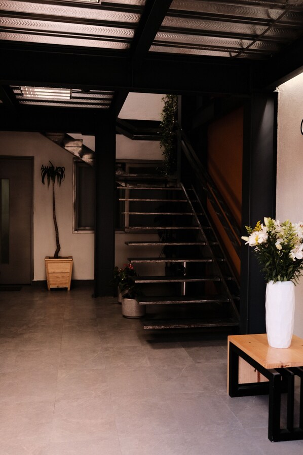 32-Zoll-Smart-TV mit Kabelempfang, Fernseher