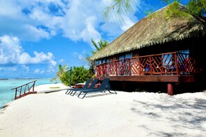 Bungalow Sunrise Premium view Huahine | Egyptian cotton sheets, premium bedding, Select Comfort beds, minibar - EDEN - Private Island - TAHA'A (Taha'a)