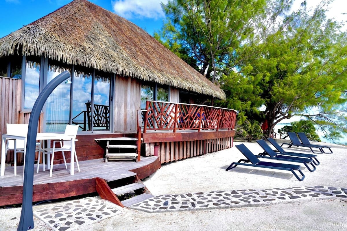Bungalow Sunrise Premium view Huahine | Egyptian cotton sheets, premium bedding, Select Comfort beds, minibar