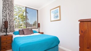 2 bedrooms, bed sheets
